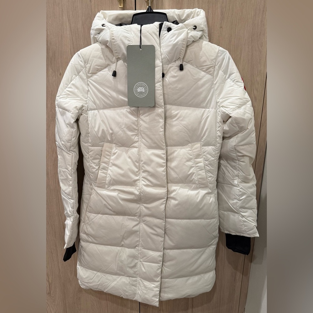 NWTs Canada Goose Women’s Down Packable Alliston Coat. Northstar White. XS